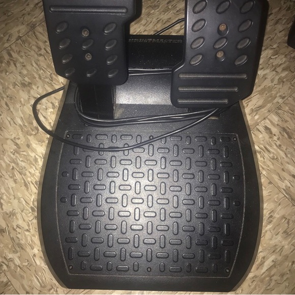 Steering wheel - Picture 2 of 3